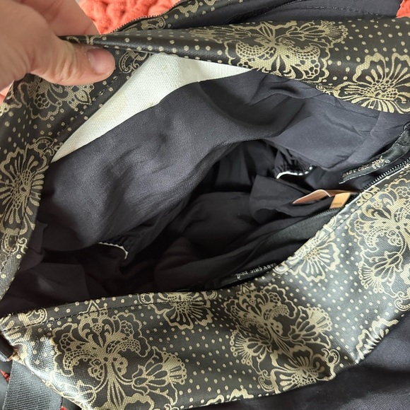 Petunia Pickle Bottom Floral Diaper Bag Backpack Embroidered Flower - Picture 4 of 6